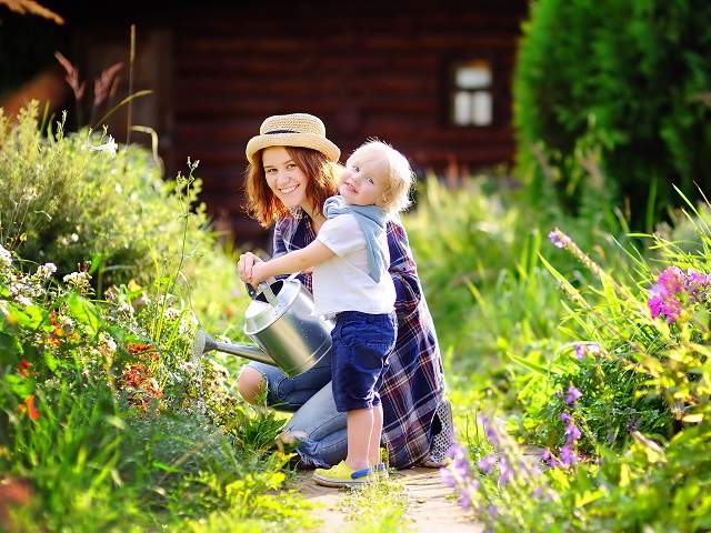 Garten-Arbeit und Gartenpflege - auch das gibt es bei Hebbecker Garten- und Landschaftsbau!