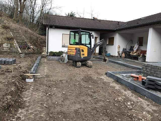 Eine zügige Umsetzung Ihrer Gartenbau Maßnahmen können wir mit dem richtigen Equipment für Landschaftsbau sicherstellen.